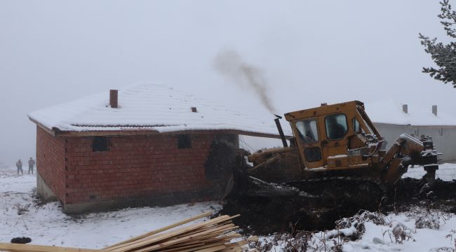 Samsun'da orman arazisindeki 26 kaçak yayla evi yıkıldı 