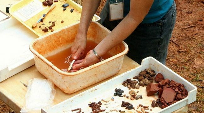 Arkeolojinin 'en büyük taklit ve manipülasyonlarından biri': Sahte Bask eserleri üreten arkeolog suçlu bulundu 