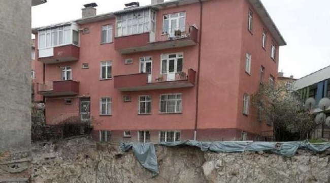 Ankara'da toprak kayması nedeniyle bir apartman tahliye edildi